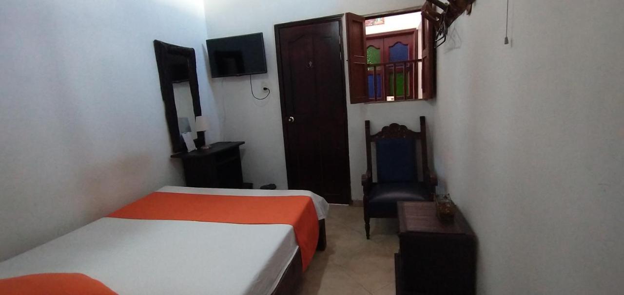 Santander Aleman Hostel Сан Хил Екстериор снимка