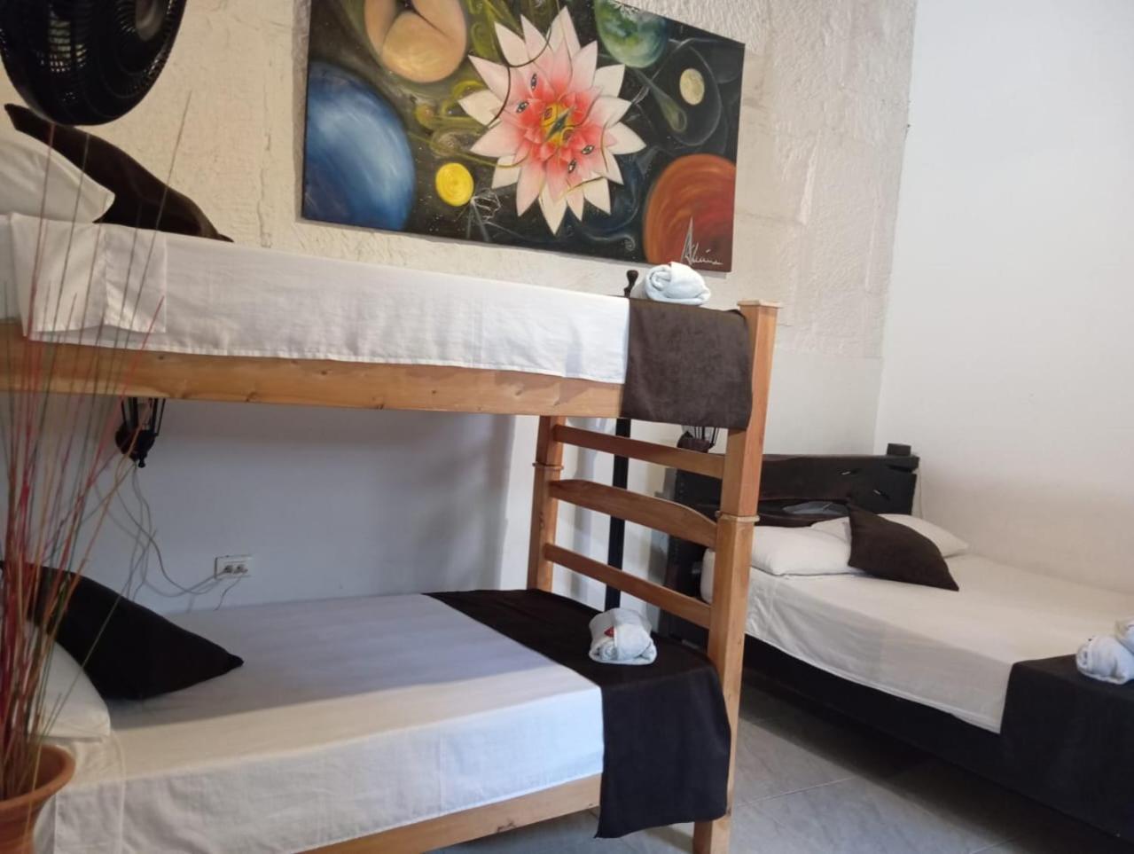 Santander Aleman Hostel Сан Хил Екстериор снимка